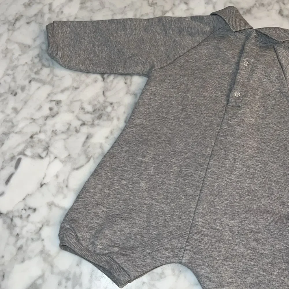 NWOT GUCCI GREY COTTON LOGO BABY SHORTIE 3/6M